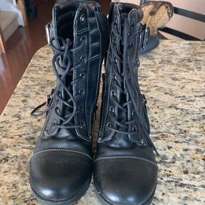 Black Women’s Guess boots